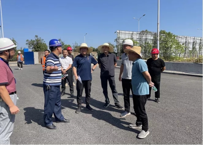 章勇視察青山湖西岸片區(qū)基礎設施建設工程、丹霞路道路及綜合管廊工程EPC項目工程  